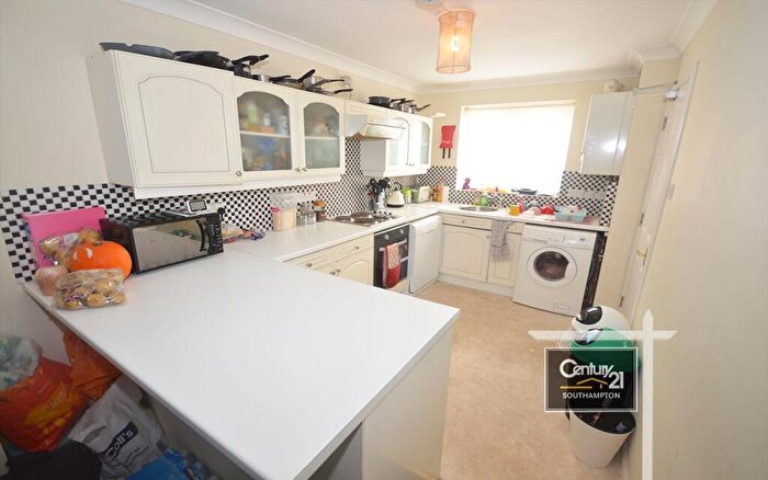 4 Bedroom Town House To Rent In |Ref: |, Berkeley Close, Southampton, SO15