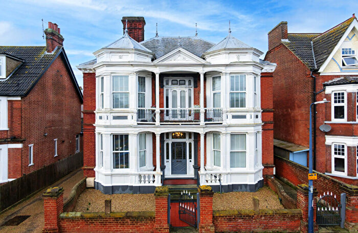 2 Bedroom Apartment For Sale In Flat Lindley House, Leopold Road, IP11