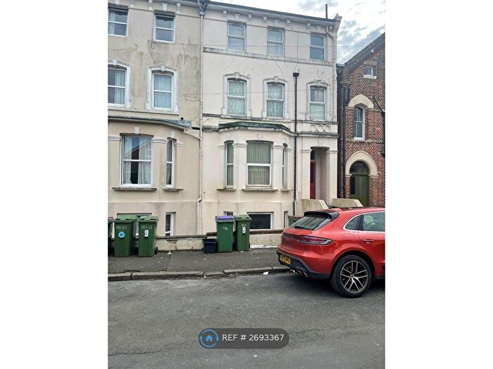 1 Bedroom Flat To Rent In Lennard Road, Folkestone, CT20