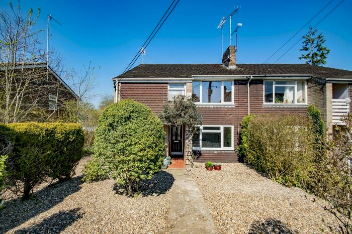 2 Bedroom Flat To Rent In Elvendon Road, Goring, Reading, Berkshire, RG8