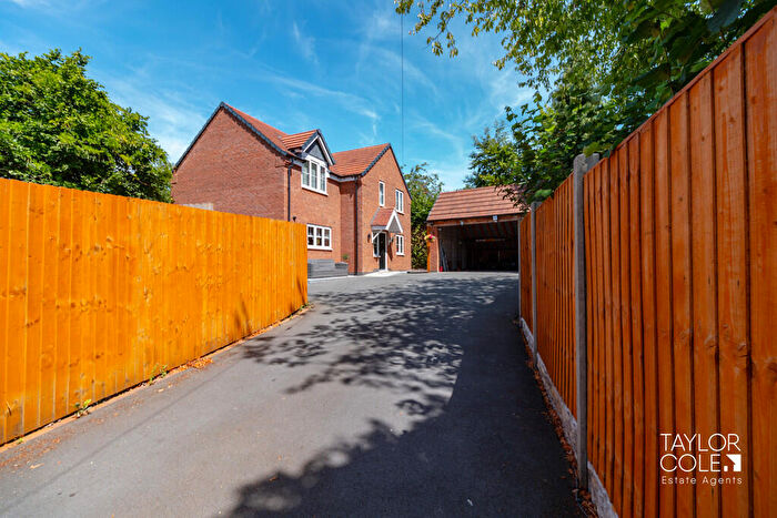 4 Bedroom Detached House For Sale In Comberford Road, Tamworth, B79