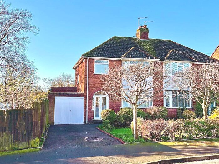 3 Bedroom Semi Detached House For Sale In Wimbourne Road, Sutton Coldfield, B76