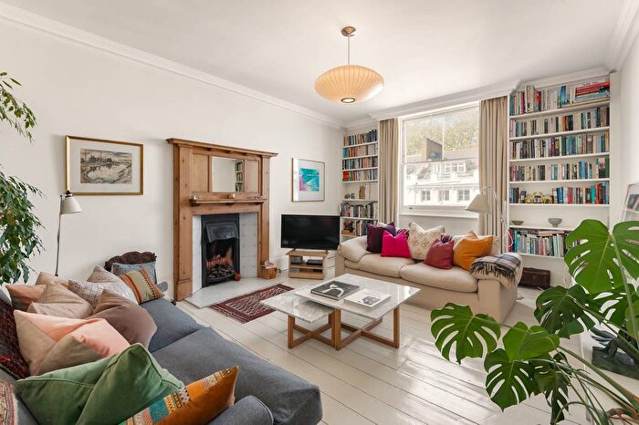 3 Bedroom Flat For Sale In Ladbroke Gardens, London, W11