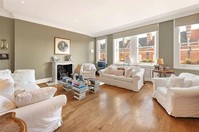 3 Bedroom Flat For Sale In Cadogan Gardens, London, SW3