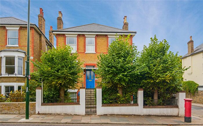 2 Bedroom Flat To Rent In Church Road, Richmond, TW10