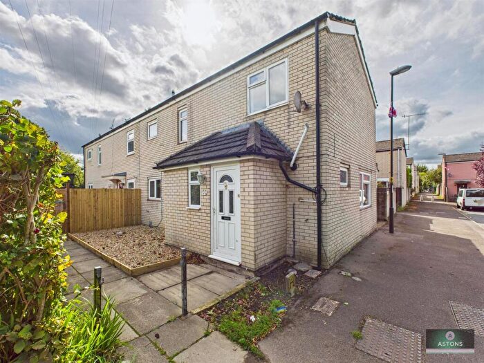 4 Bedroom Semi-Detached House For Sale In Breydon Walk, Furnace Green, RH10