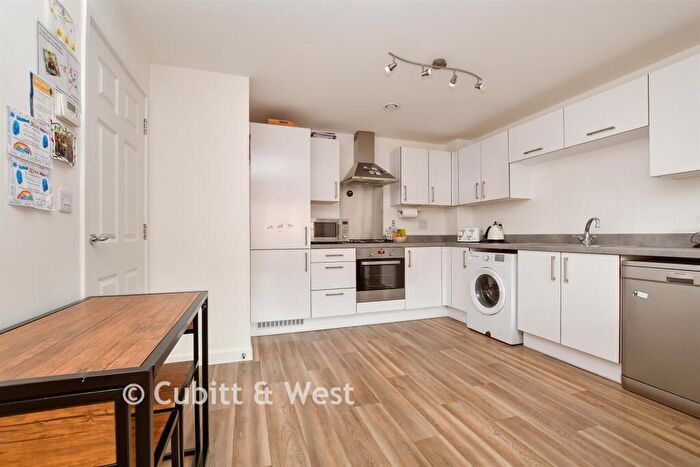 2 Bedroom Flat For Sale In The Saddlery, Little Bookham, Leatherhead, Surrey, KT23