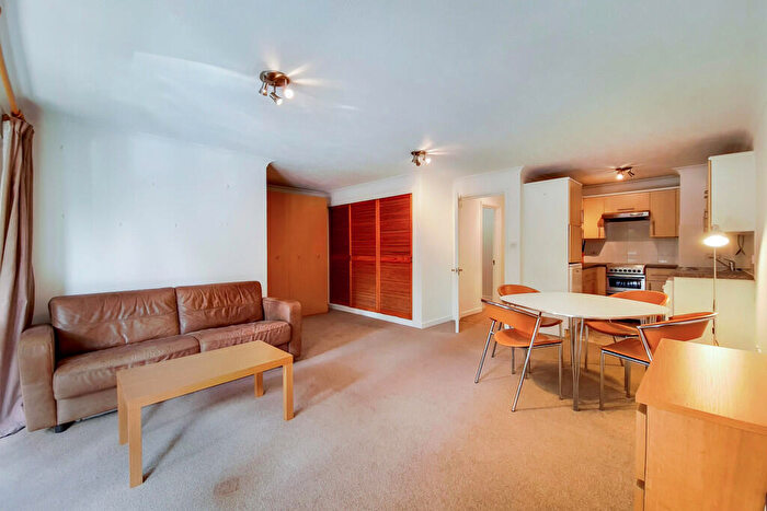 Studio For Sale In George Leybourne House, Fletcher Street, E1