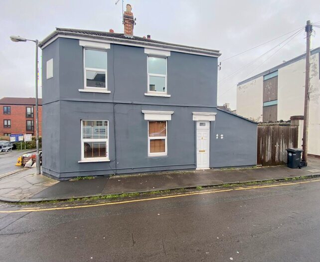 2 Bedroom End Of Terrace House To Rent In Bedminster, British Road, BS3