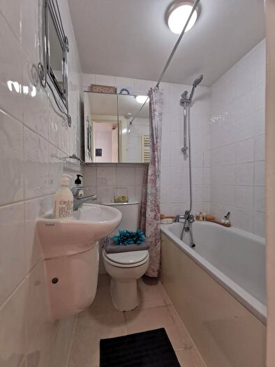 2 Bedroom Apartment To Rent In Wembley Hill Road Wembley, HA9