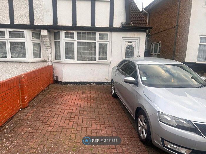 3 Bedroom Semi-Detached House To Rent In Eton Road, Hayes, UB3