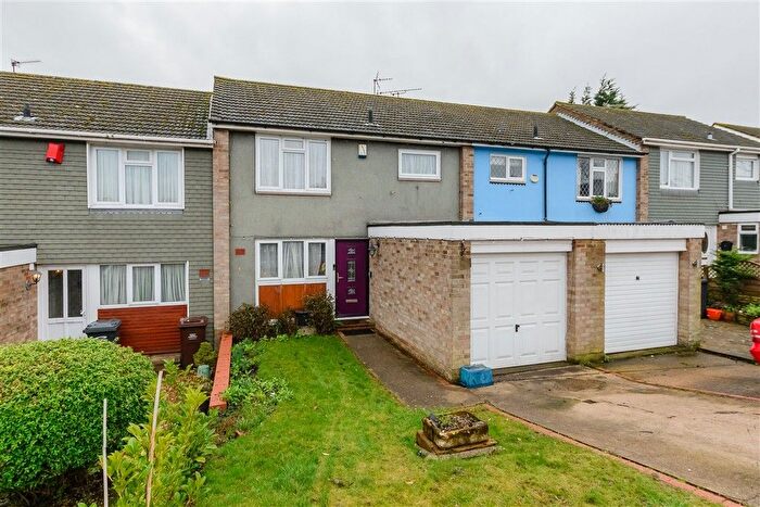 3 Bedroom Terraced House For Sale In Beacon Drive, Bean, Dartford, Kent, DA2