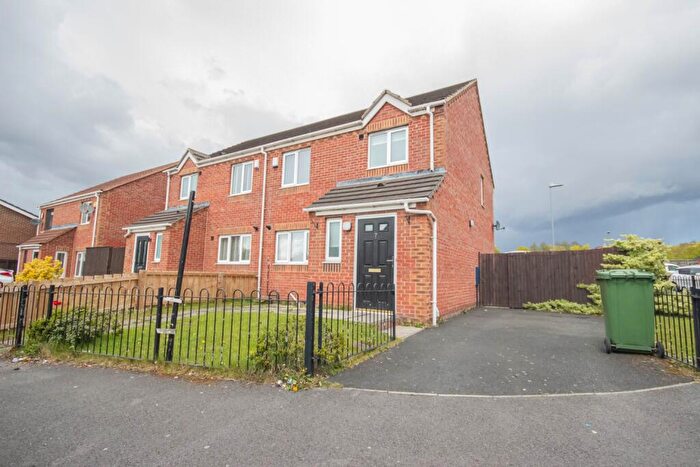 3 Bedroom Semi-Detached House To Rent In Tynewold Close, Dunston, Gateshead, NE8
