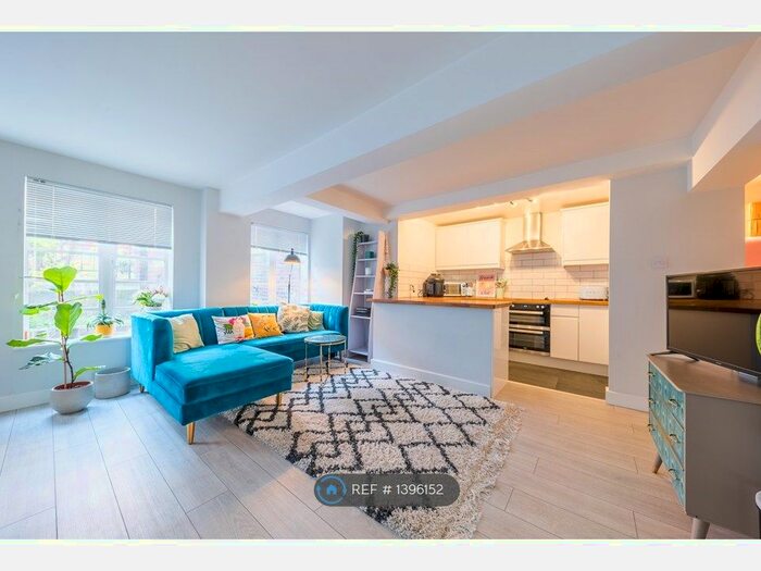 2 Bedroom Flat To Rent In Du Cane Court, London, SW17