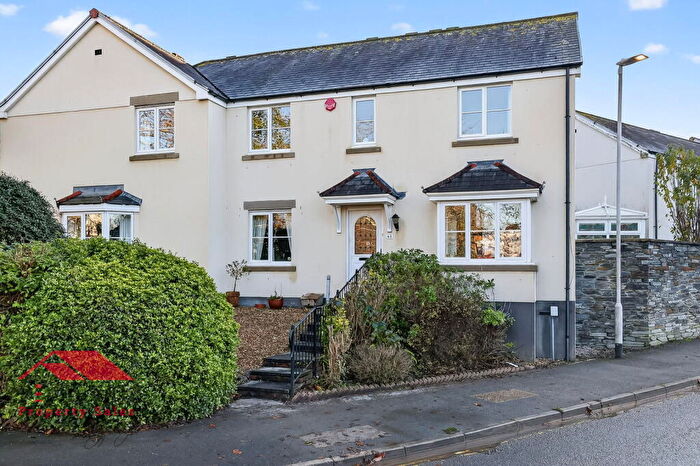 4 Bedroom Semi-Detached House For Sale In Dark Street Lane, Plymouth, PL7