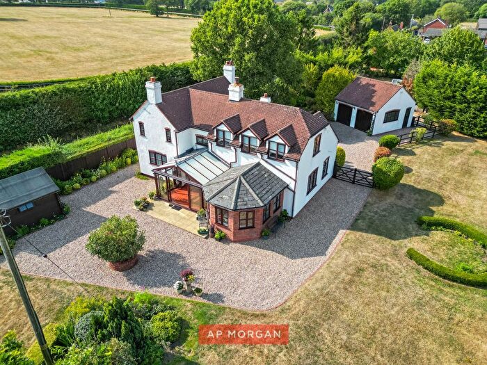 4 Bedroom Barn Conversion For Sale In Seafield Lane, Alvechurch, Birmingham, B48
