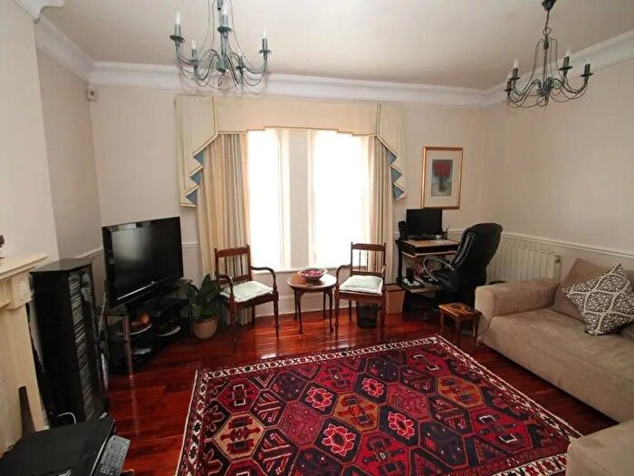 3 Bedroom Flat To Rent In West Hill House, West Hill, Harrow, Greater London, HA2
