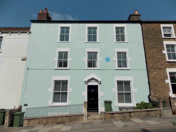 1 Bedroom Flat To Rent In North Parade, Frome, BA11