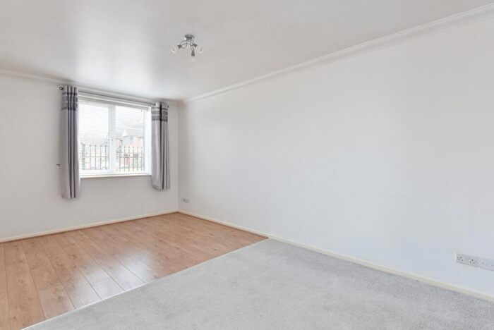2 Bedroom Apartment To Rent In Worsfold Court, Maidstone, ME15