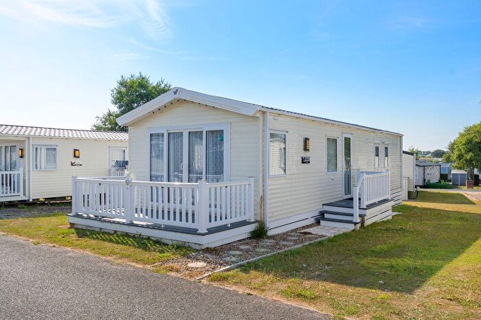 2 Bedroom Park Home For Sale In Beach Road, Hemsby, NR29