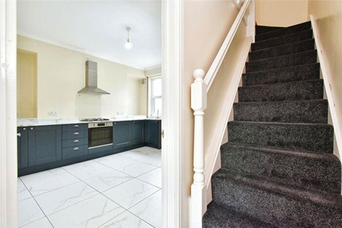 3 Bedroom End Of Terrace House For Sale In Pantyffynnon Road, Ammanford, Carmarthenshire, SA18