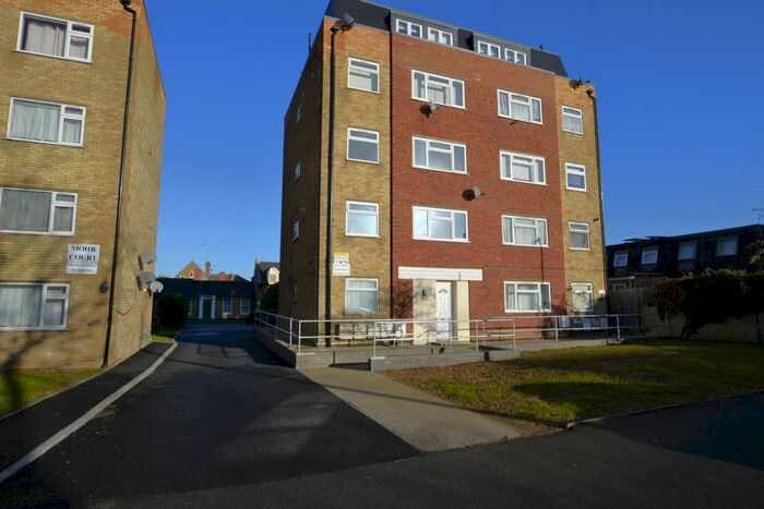 1 Bedroom Flat To Rent In Nightingale Road, Wood Green, N22