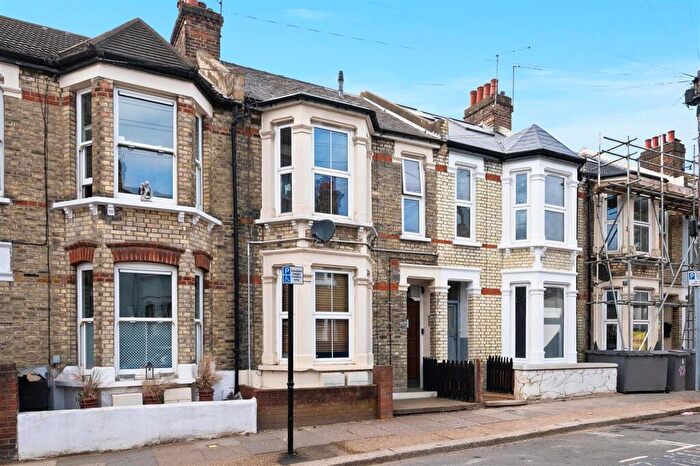 1 Bedroom Maisonette For Sale In College Road, London, NW10