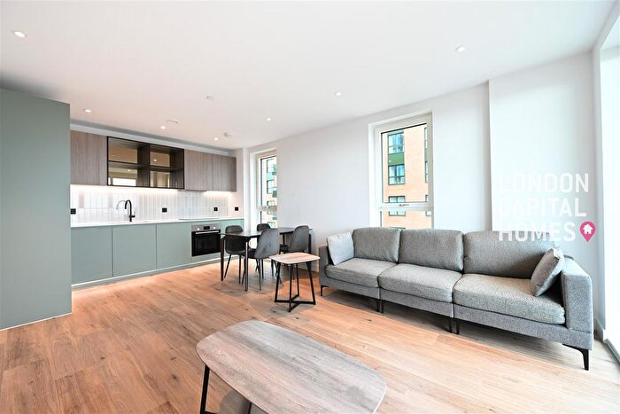 2 Bedroom Flat To Rent In Iris House, Cedrus Avenue, Southall, UB1