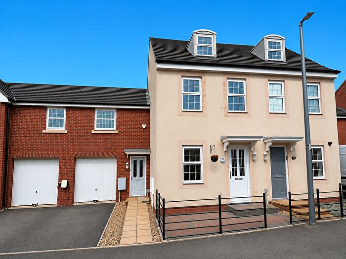 3 Bedroom Semi-Detached House For Sale In Normandy Drive, Bristol, BS37