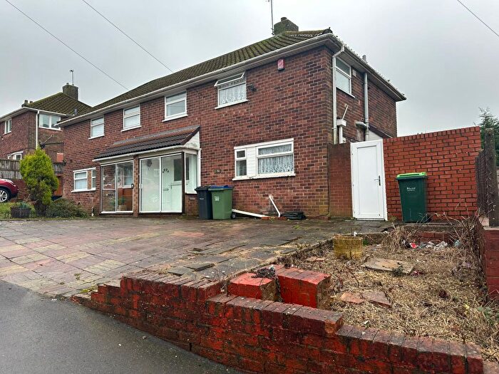 3 Bedroom Semi-Detached House To Rent In California Road, Oldbury, B69