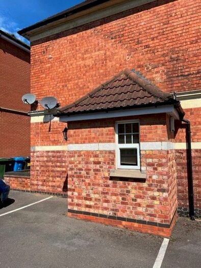 1 Bedroom Flat To Rent In Russell Street, Kettering, NN16