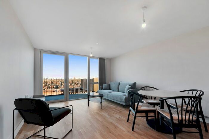 2 Bedroom Flat To Rent In The Oakwood, Green Lanes, N15