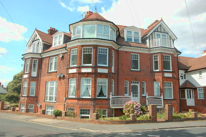 2 Bedroom Apartment To Rent In Hamilton Gardens, Felixstowe, Suffolk, IP11