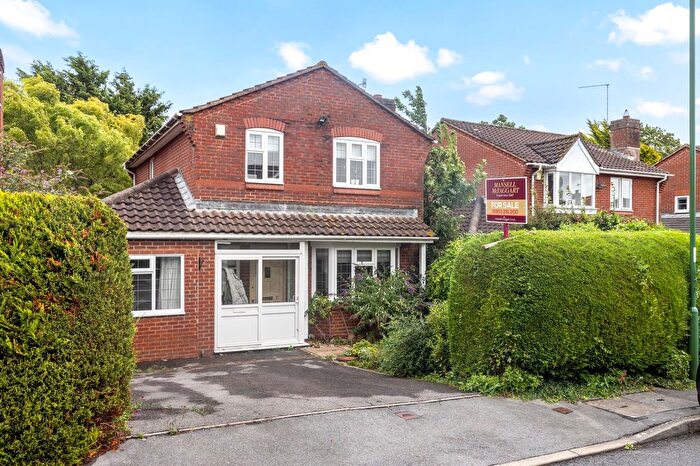 4 Bedroom Detached House For Sale In Canons Way, Steyning, BN44