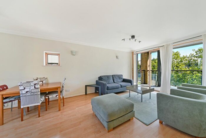 2 Bedroom Flat To Rent In Napier Avenue, Isle Of Dogs, London, E14