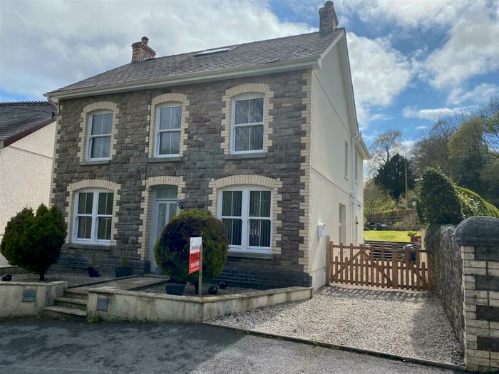 5 Bedroom Detached House For Sale In Pentregwenlais, Llandybie, Ammanford, SA18