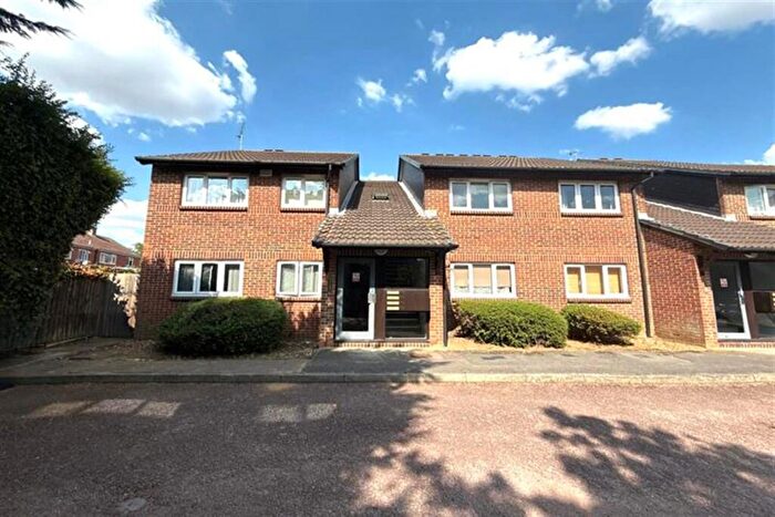 1 Bedroom Apartment To Rent In Hereward Green, Loughton, IG10
