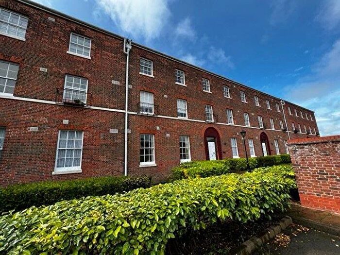 1 Bedroom Apartment To Rent In Flat Wellington Court, DT4