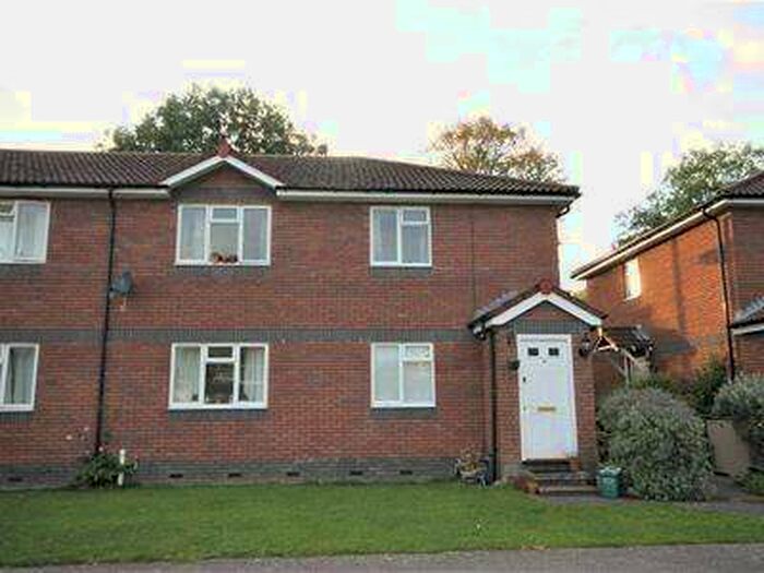 2 Bedroom Apartment To Rent In Westbourne Court, Penarth, CF64