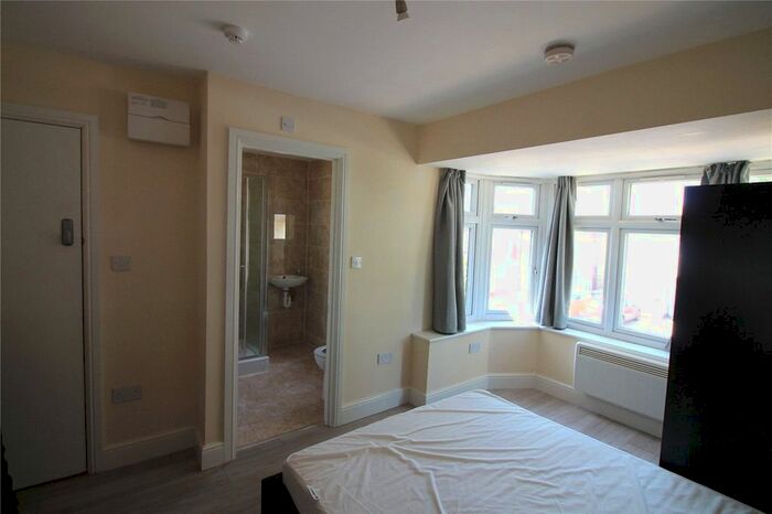 1 Bedroom Studio To Rent In Bideford Avenue, Perivale, Greenford, UB6