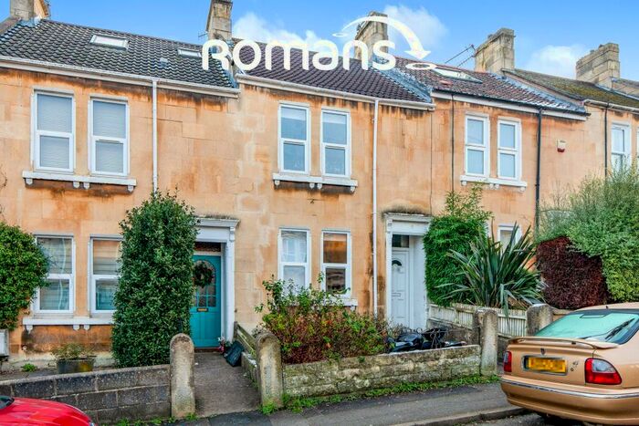 4 Bedroom Terraced House To Rent In West Avenue, BA2