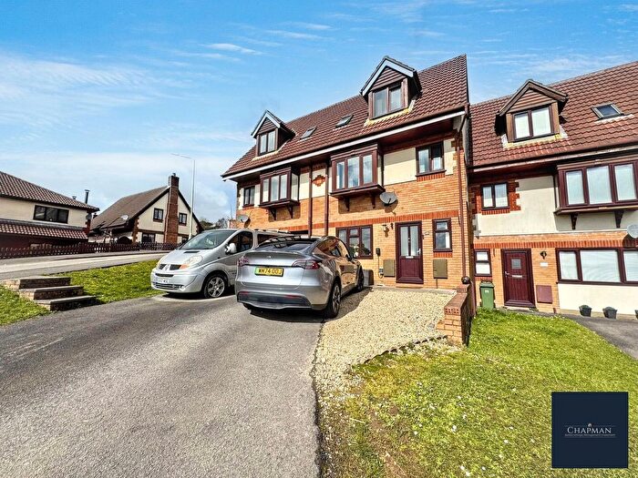 3 Bedroom Semi Detached House For Sale In Hafod Wen, Tonyrefail, CF39