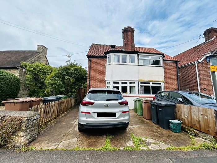 3 Bedroom Semi-Detached House To Rent In North Hinksey, Oxfordshire, OX2