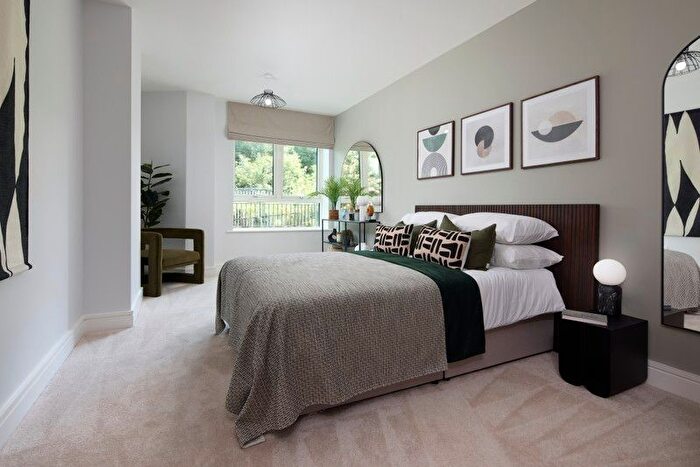3 Bedroom Flat For Sale In Silver Road, Lewisham, SE13