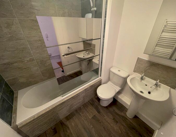 2 Bedroom Flat To Rent In Acklam Court, Beverley, HU17