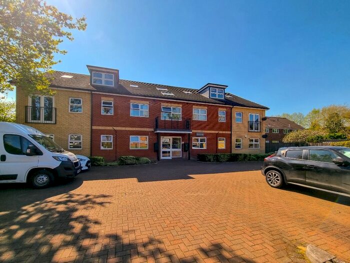 2 Bedroom Flat To Rent In Woodview Court, Grandfield Ave, Nas Wood, Watford, WD17