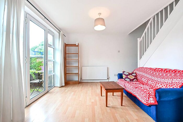 3 Bedroom Terraced House To Rent In Rainhill Way, Bow, London, E3