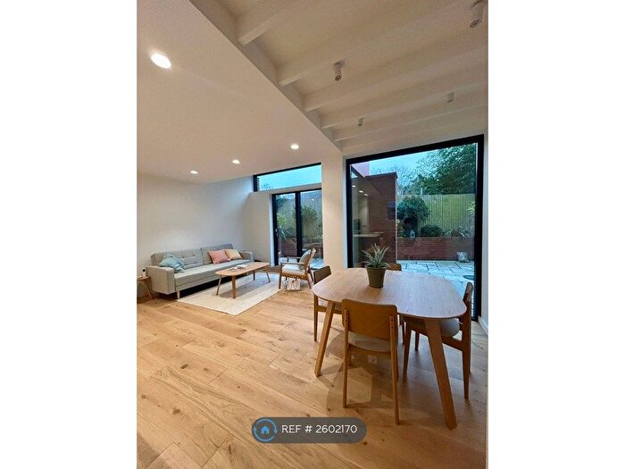 3 Bedroom Detached House To Rent In Half Moon Lane, London, SE24