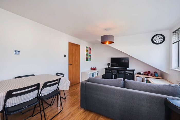 1 Bedroom Flat To Rent In Capworth Street, E10