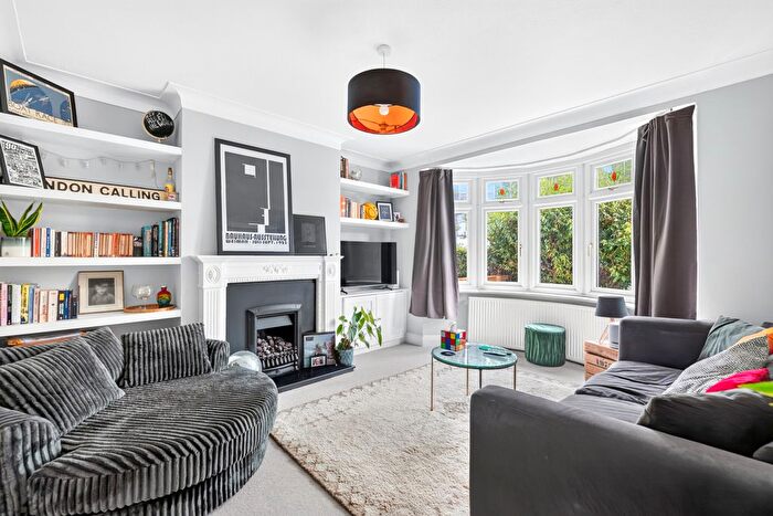 3 Bedroom Terraced House For Sale In Springvale Avenue, Brentford, TW8